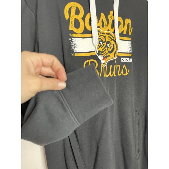 NHL CCM Boston Bruins Hoodie Womens Medium Black Pullover Sweatshirt Graphic - Picture 3 of 8